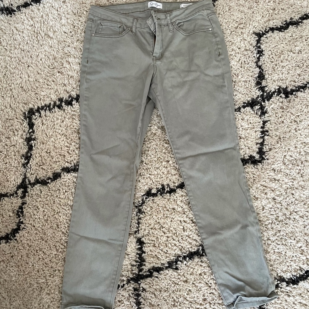 Jessica Simpson Soft Green Capris